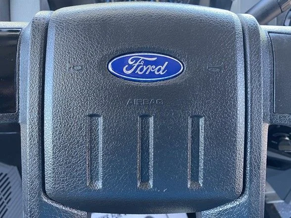 Used 2014 White Ford Handicap Accesible image 19