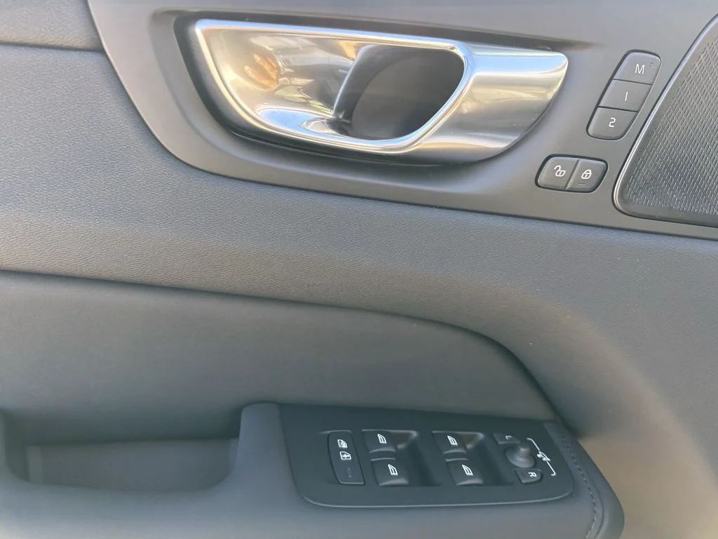 New 2026 Crystal White Volvo Ultra image 11