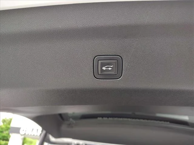 2024 GMC Yukon Denali Ultimate - Photo 35