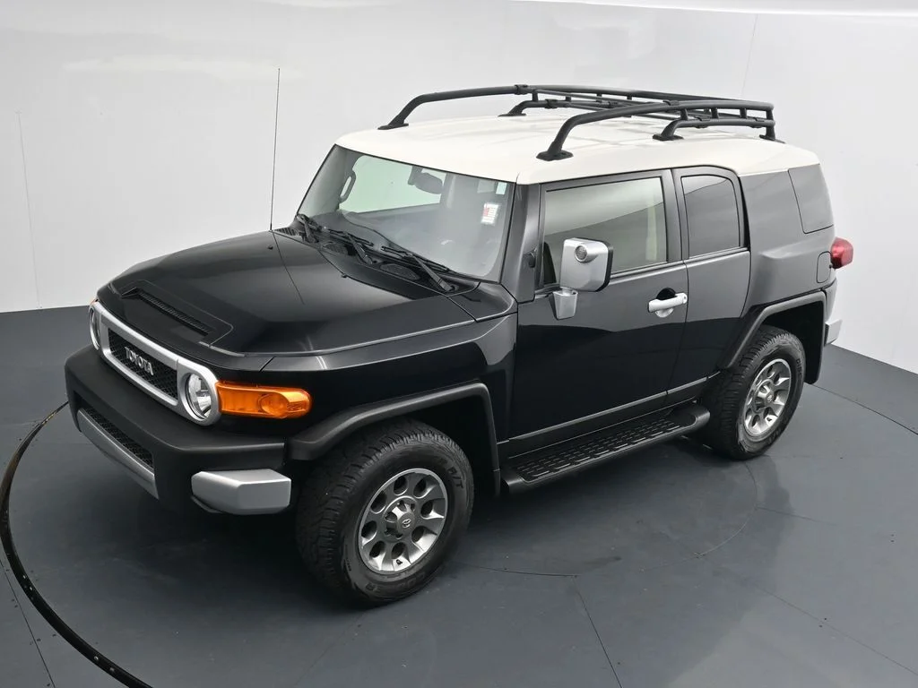 Used 2013 Black Toyota Base image 11