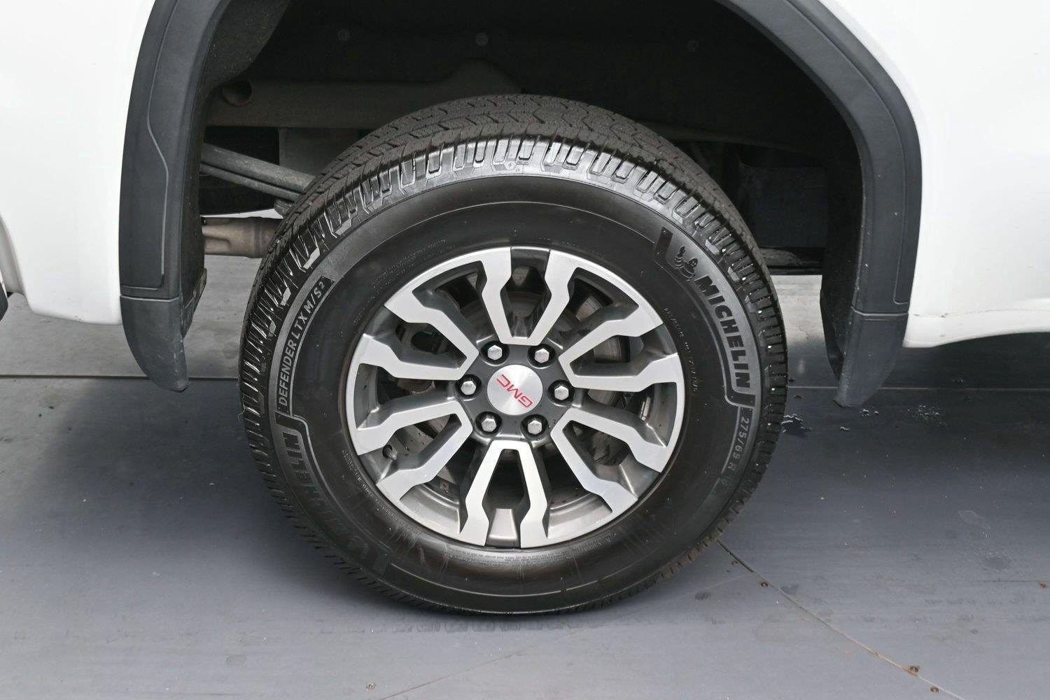 Used 2023 SUMMIT WHITE GMC AT4 image 34