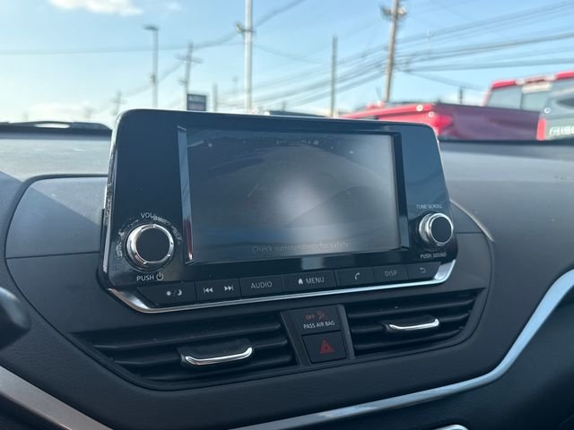Used 2024 White Nissan 2.5 S image 21