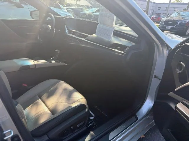 Used 2019 Silver Lexus 350 Ultra Luxury image 11