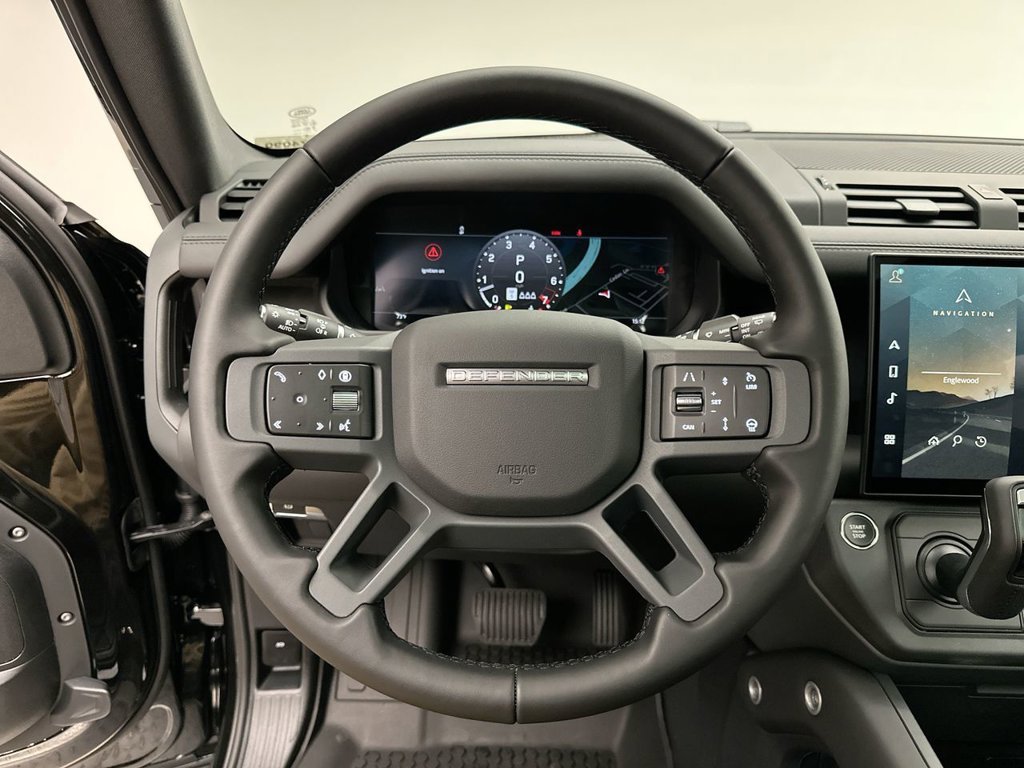 New 2026 Santorini Black Land Rover X-Dynamic SE image 15