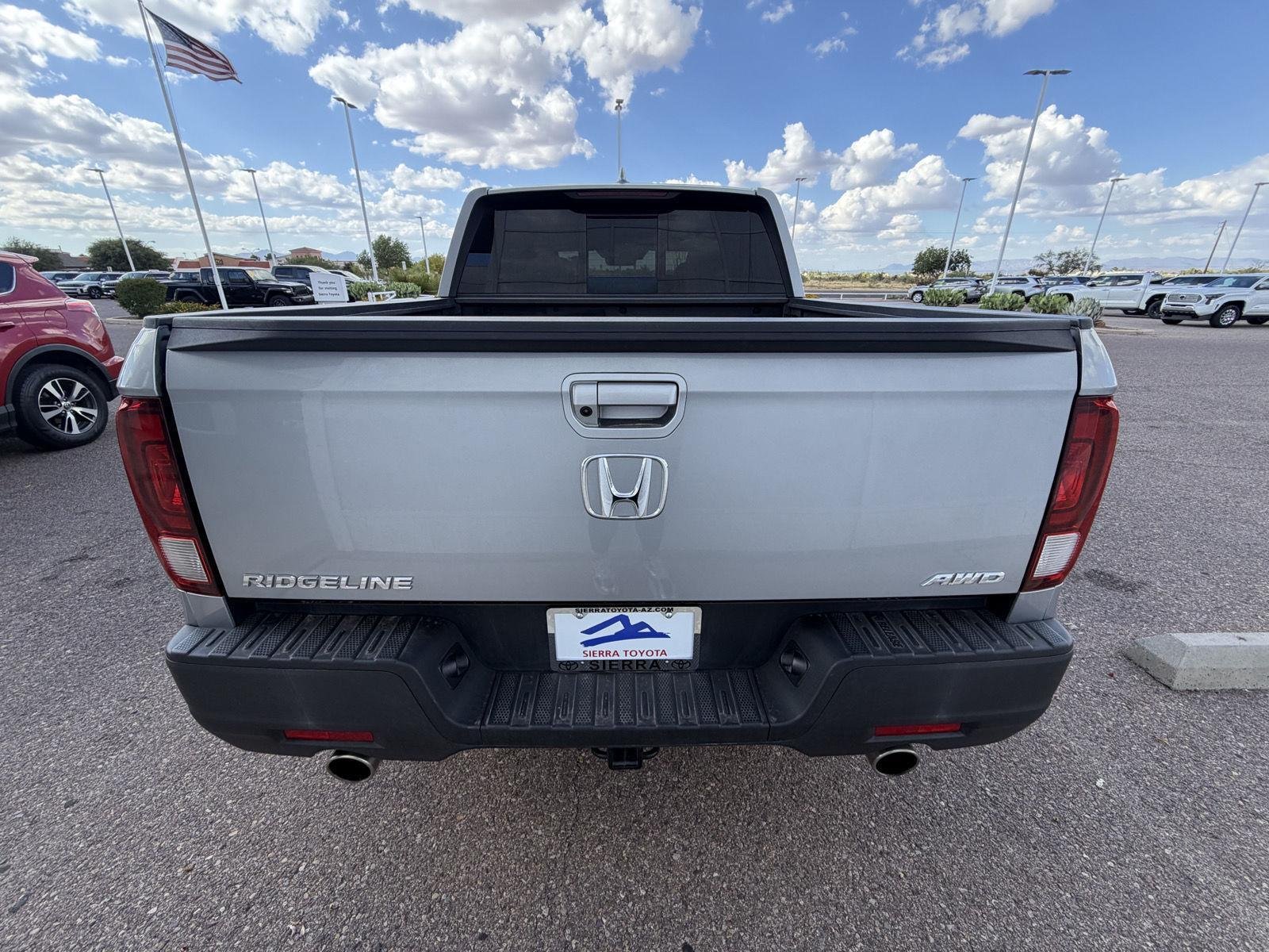 Used 2023 Lunar Silver Metallic Honda RTL image 4