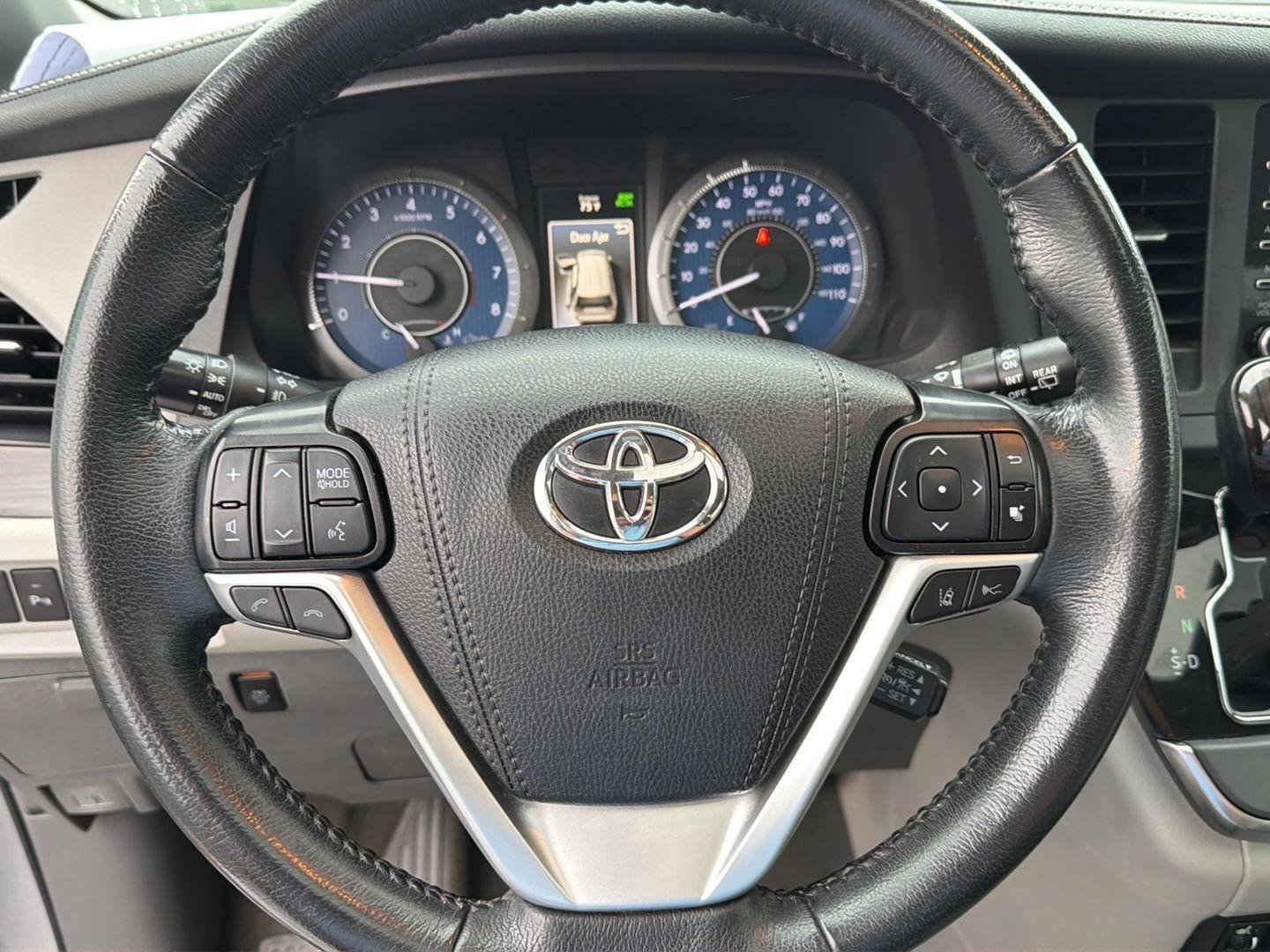 Used 2019 Celestial Silver Metallic Toyota XLE Premium 8-Passenger image 18