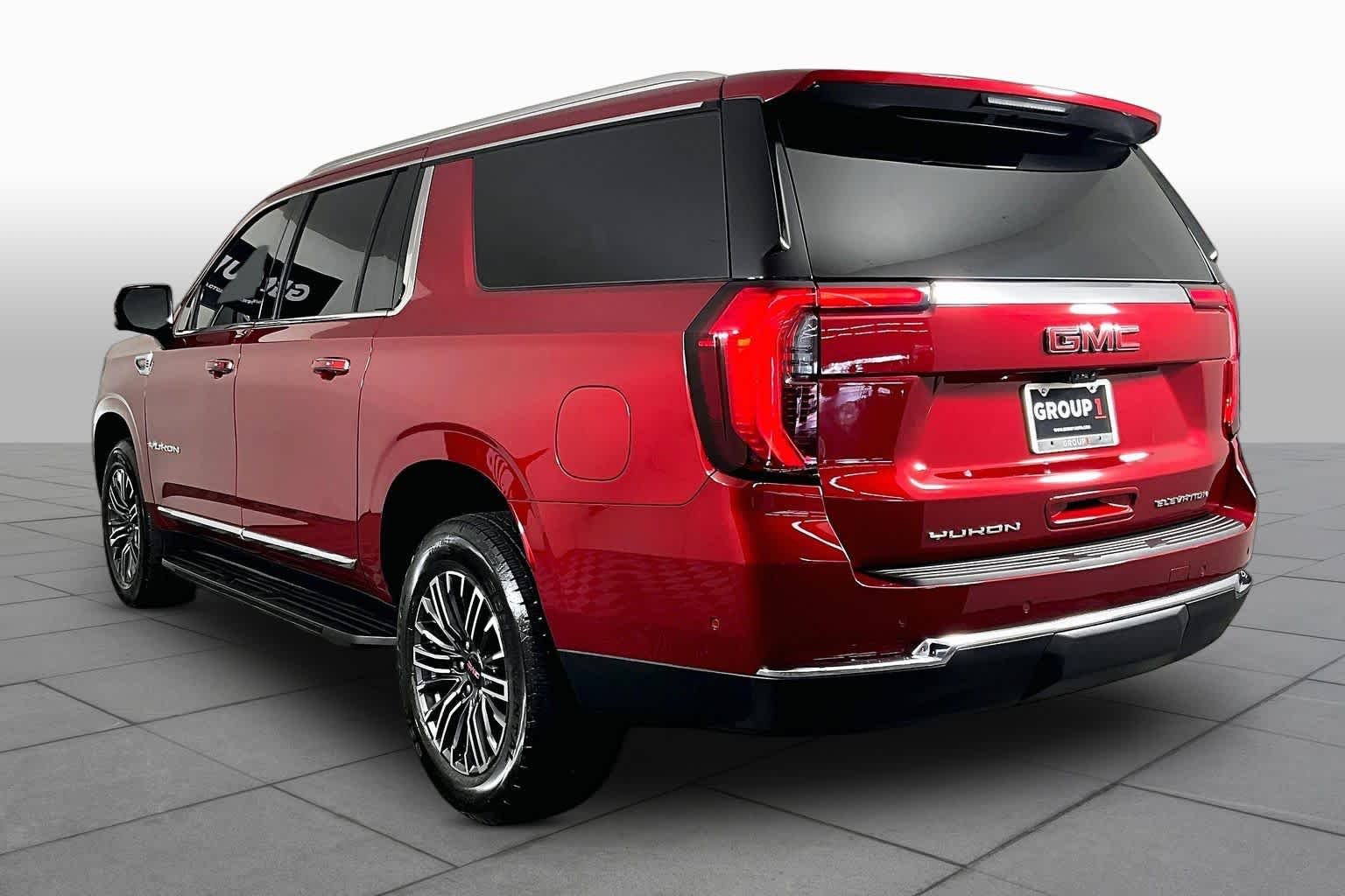 Used 2026 Volcanic Red Tintcoat GMC Elevation image 24