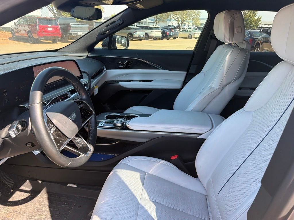 Used 2024 Silver Cadillac Luxury image 6