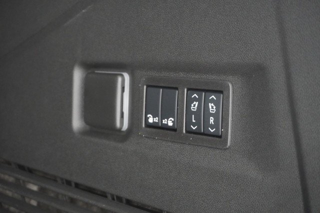 2026 Chevrolet Suburban RST - Photo 9