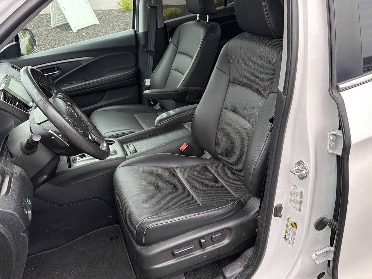 Used 2023 Platinum White Pearl Honda  image 15