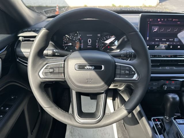 Used 2025 Black Jeep Latitude image 13