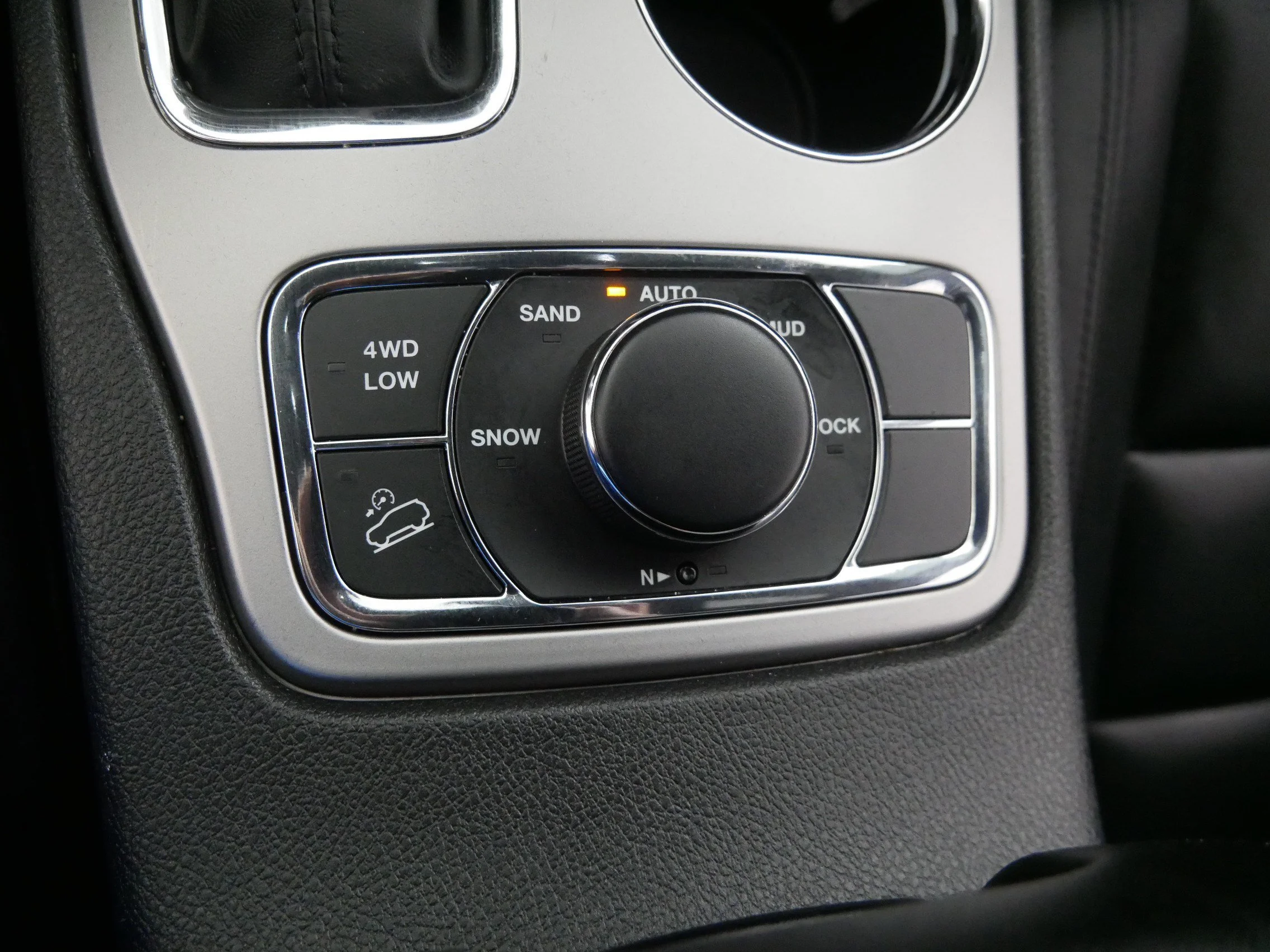 Used 2021 Granite Crystal Metallic Clearcoat Jeep Limited image 29
