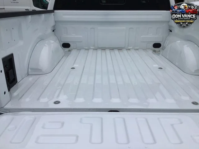 New 2025 Oxford White Ford XLT image 22
