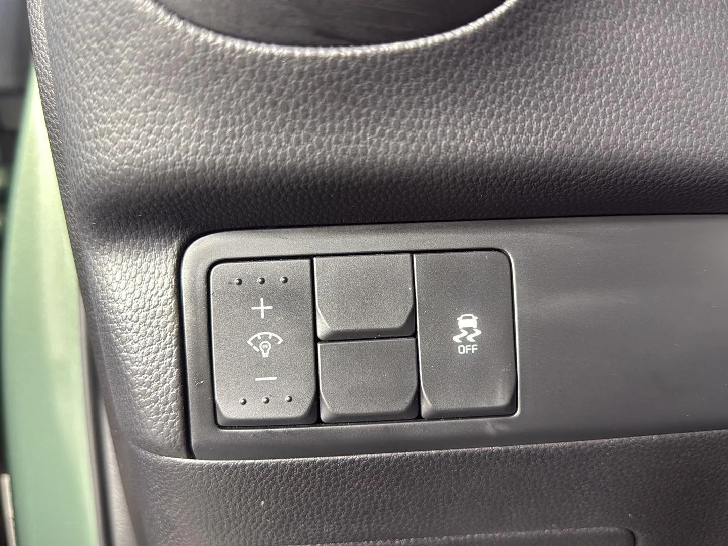 Used 2014 Kale Green Kia Base image 15