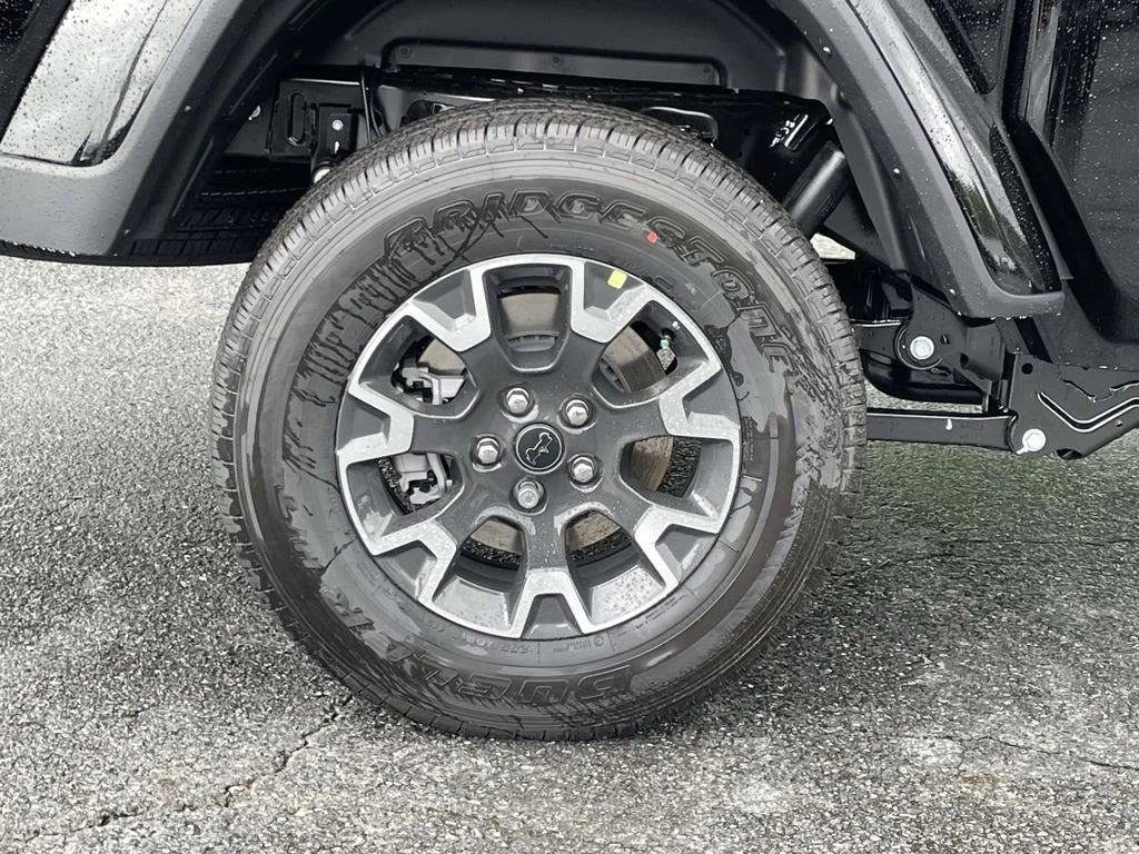 New 2026 Black Clear-Coat Exterior Paint Jeep Sahara image 13