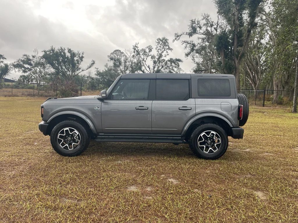 2023 Ford Bronco 4-Door Outer Banks - Photo 2