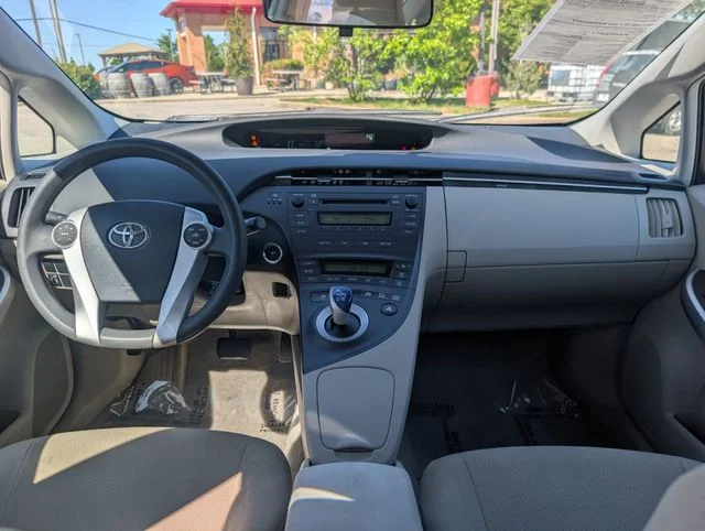 Used 2010 White Toyota  image 15