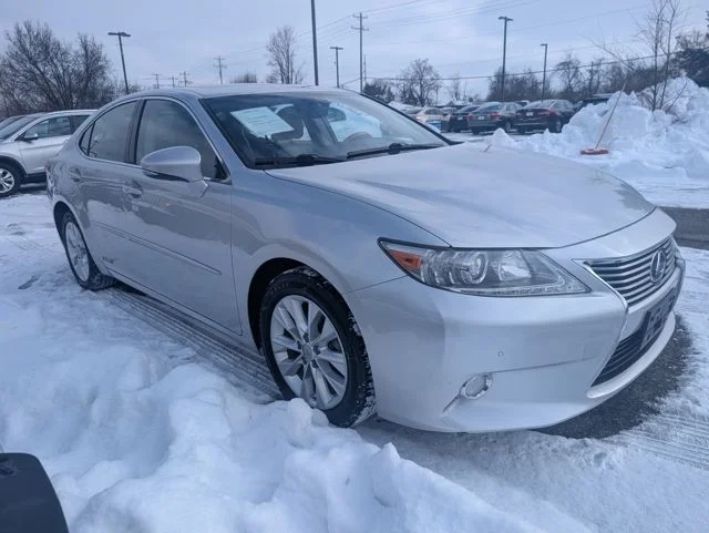 2013 Lexus ES 350 300h's photo