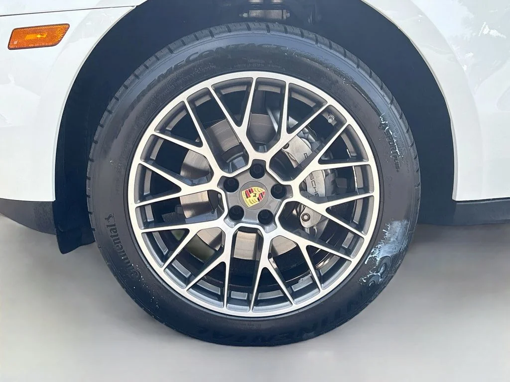 Used 2017 White Porsche S image 33