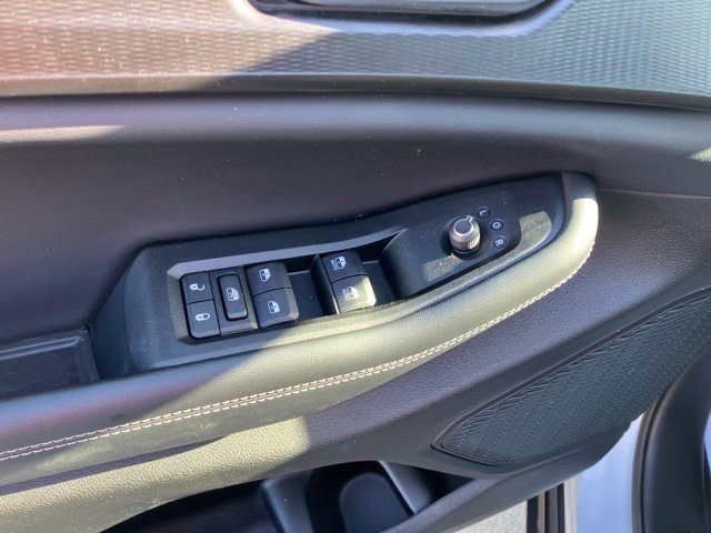 Used 2023 Silver Zynith Jeep Altitude image 10