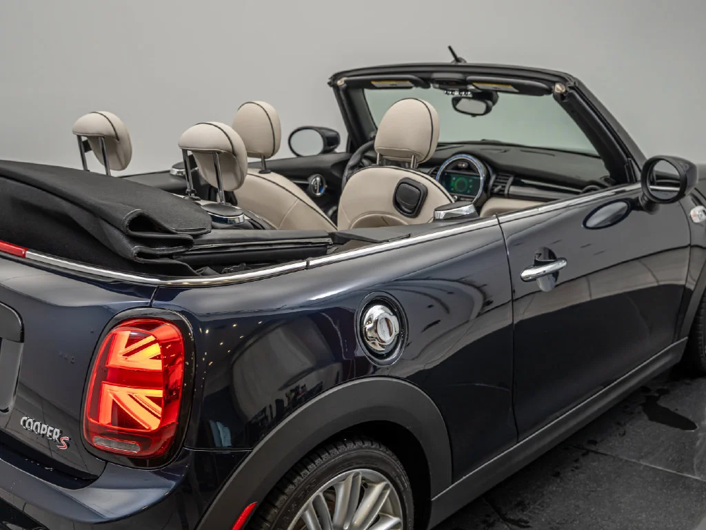 Used 2021 Mini Yours Enigmatic Black Metallic MINI Iconic image 22