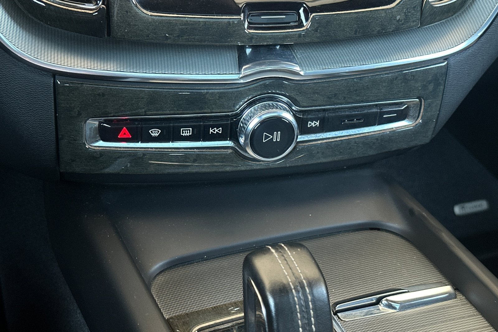 Used 2022 SILVER Volvo R-Design image 20