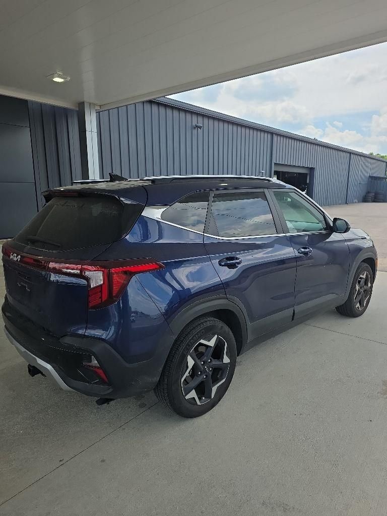 Used 2024 Blue Kia EX image 5