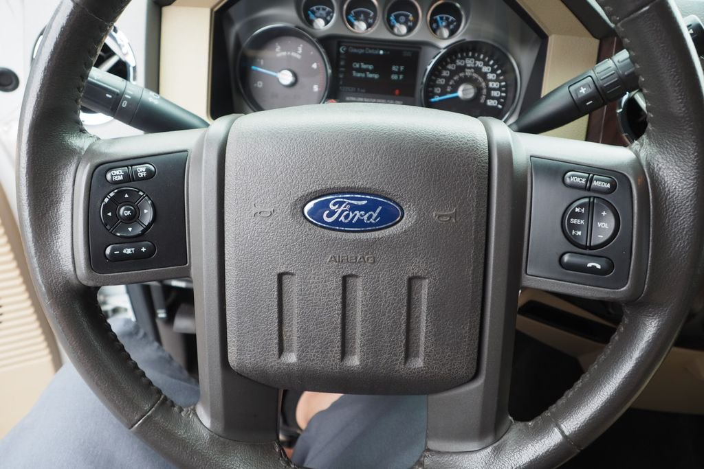 Used 2012 White Ford Lariat image 29