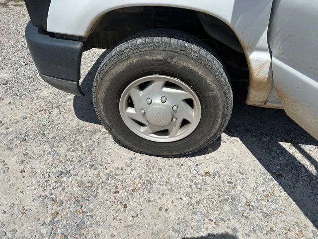 Used 2008 White Ford XL image 22