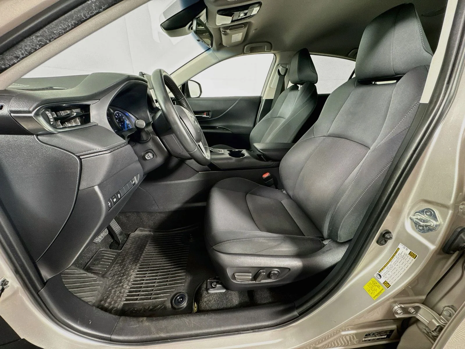 Certified Used 2023 Silver Toyota LE image 19