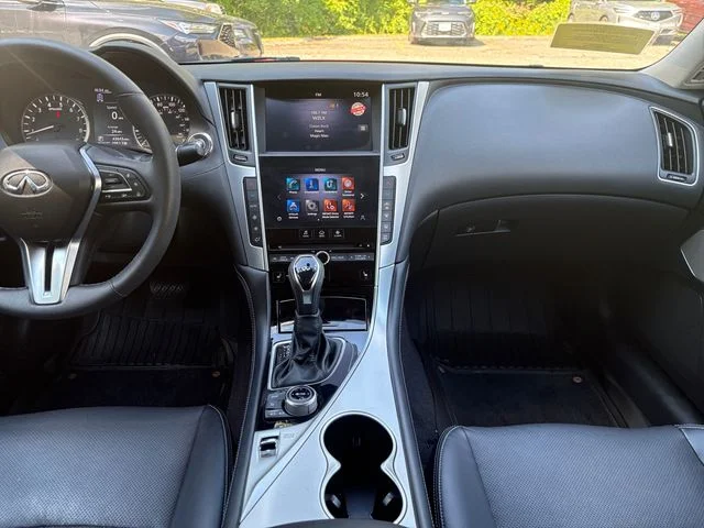 Used 2023 Red INFINITI LUXE image 18