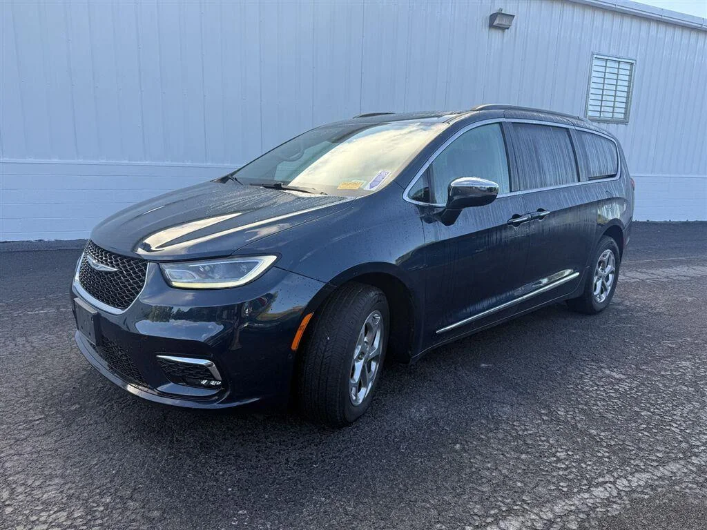 Used 2022 Fathom Blue Pearlcoat Chrysler Limited image 7