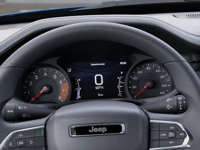 New 2026 Hydro Blue Pearl-Coat Exterior Paint Jeep Latitude image 43