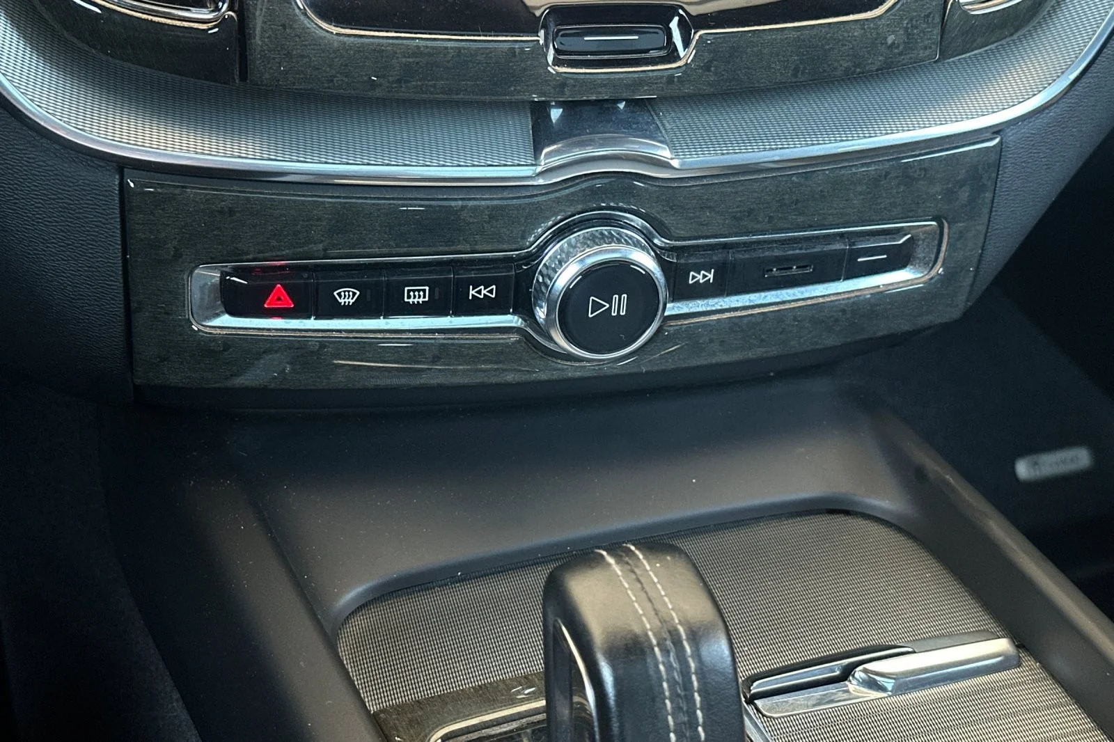 Used 2022 SILVER Volvo R-Design image 20