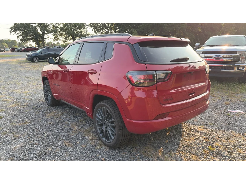 Used 2022 Redline Pearlcoat Jeep (RED) Edition image 4