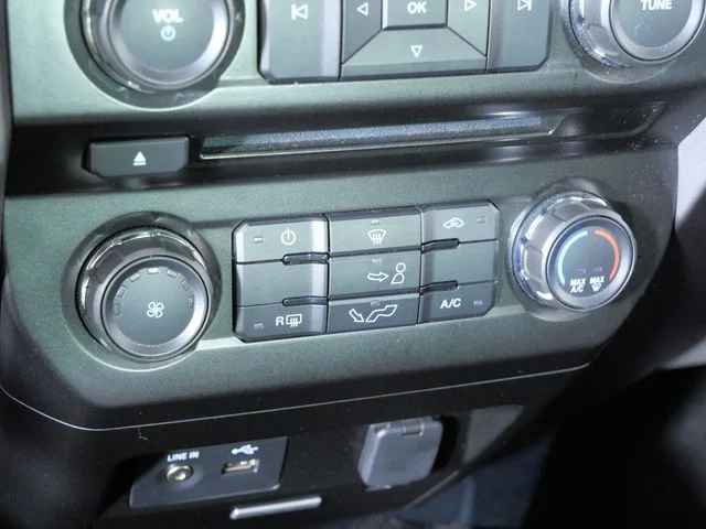 Used 2015 Black Ford XLT image 25