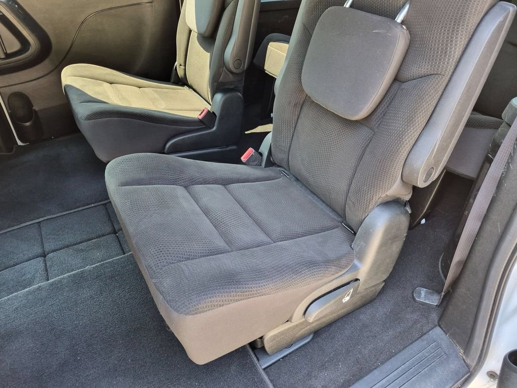 Used 2018 White Dodge SE Plus image 26