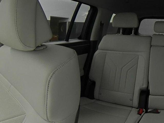 New 2027 Gray Hyundai SEL AWD image 40