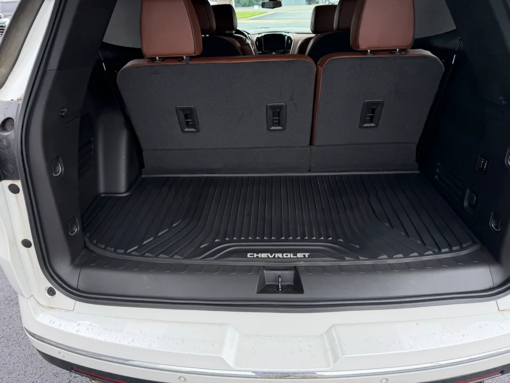 Used 2019 IRIDESCENT PEARL TRICOAT Chevrolet High Country image 9