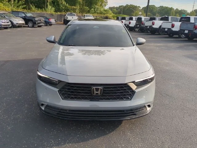 Used 2025 Urban Gray Pearl Honda Touring image 4