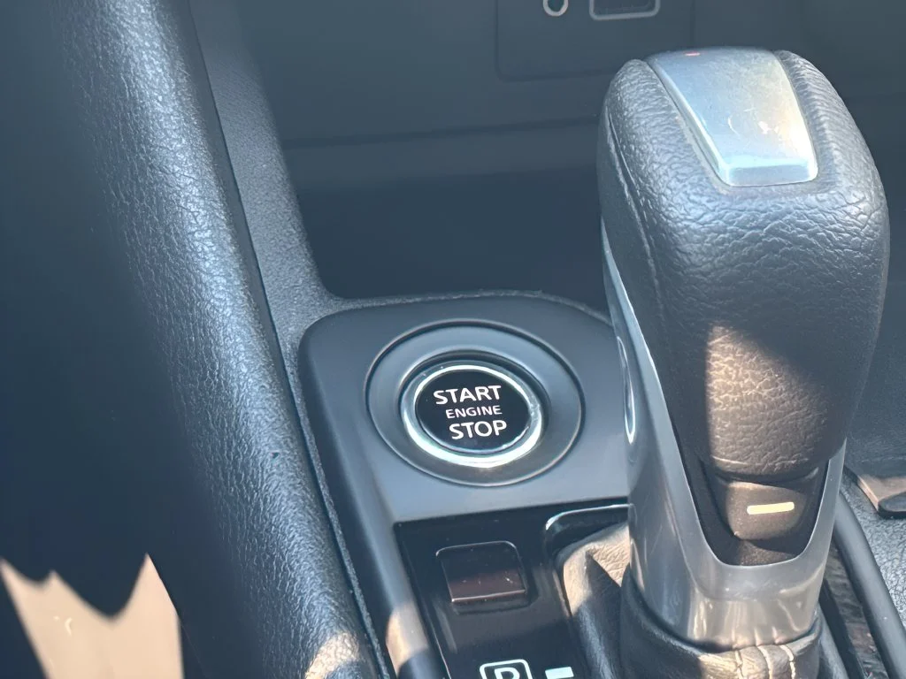 Used 2021 White Nissan S image 16