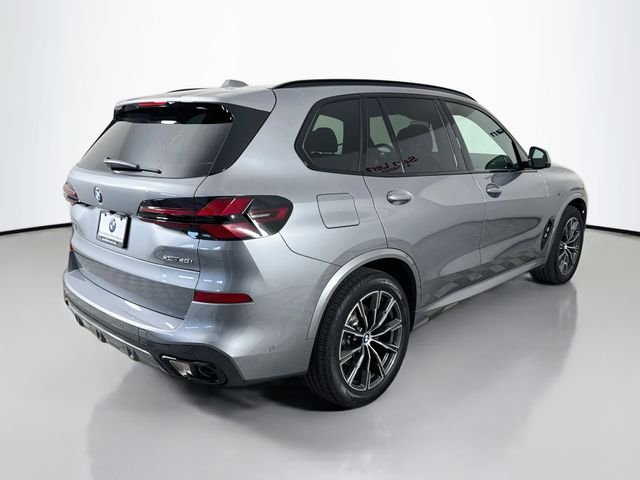 New 2026 Gray Metallic BMW xDrive40i image 7
