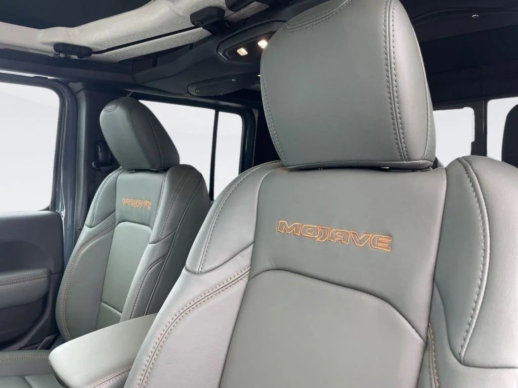 New 2026 Anvil Clear-Coat Exterior Paint Jeep Mojave X image 17
