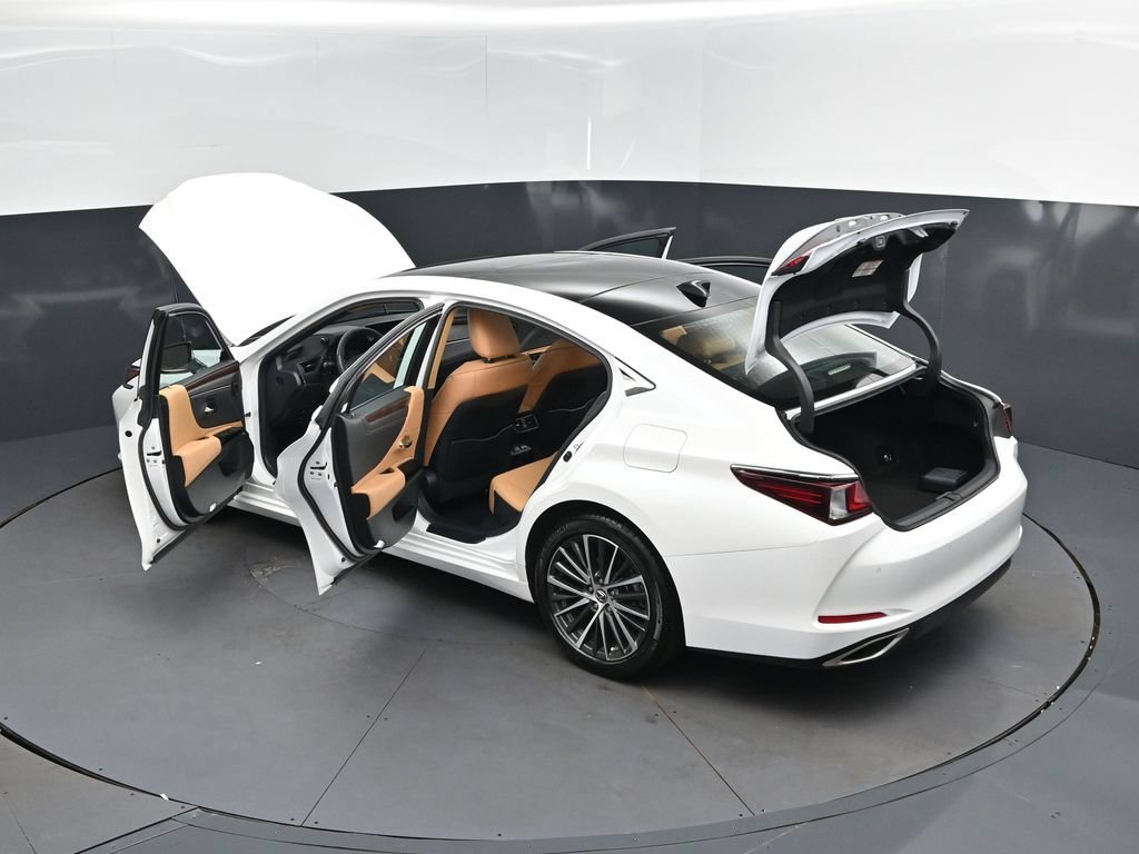 Used 2024 White Lexus 350 image 47