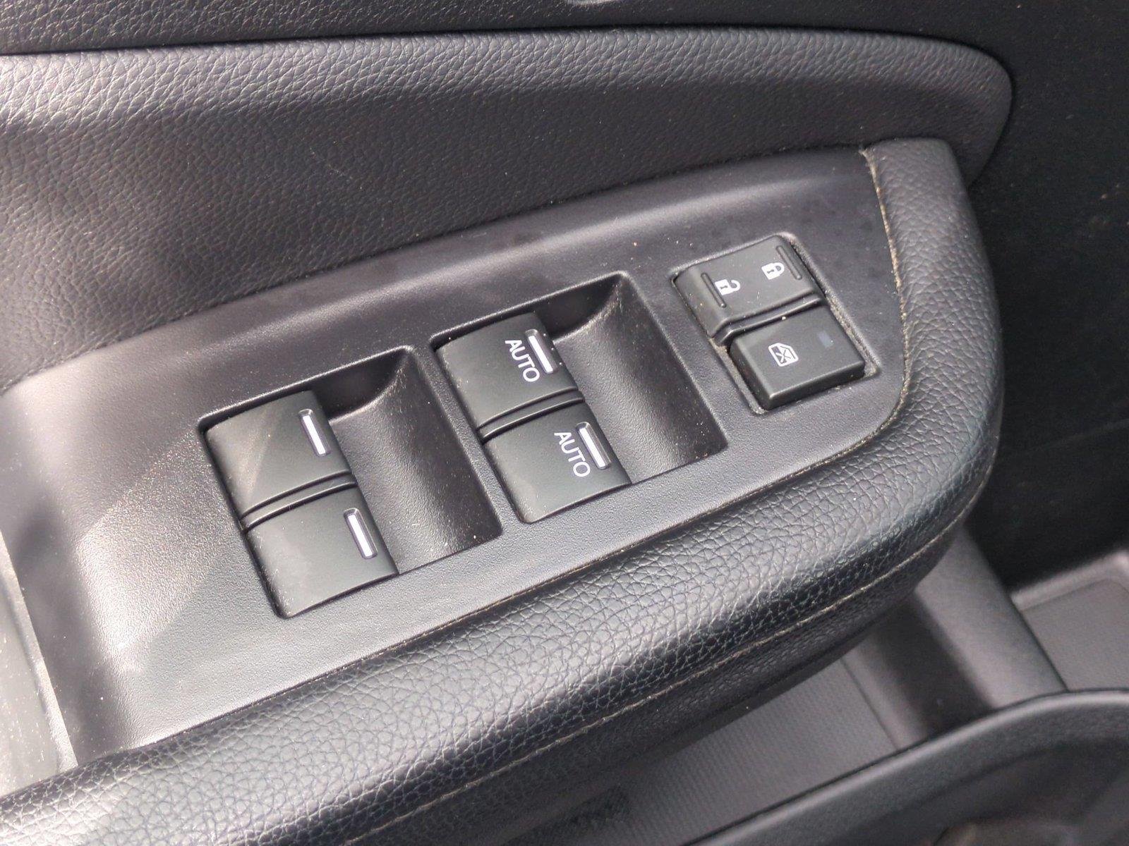 Used 2019 Modern Steel Metallic Honda Touring 8-Passenger image 16