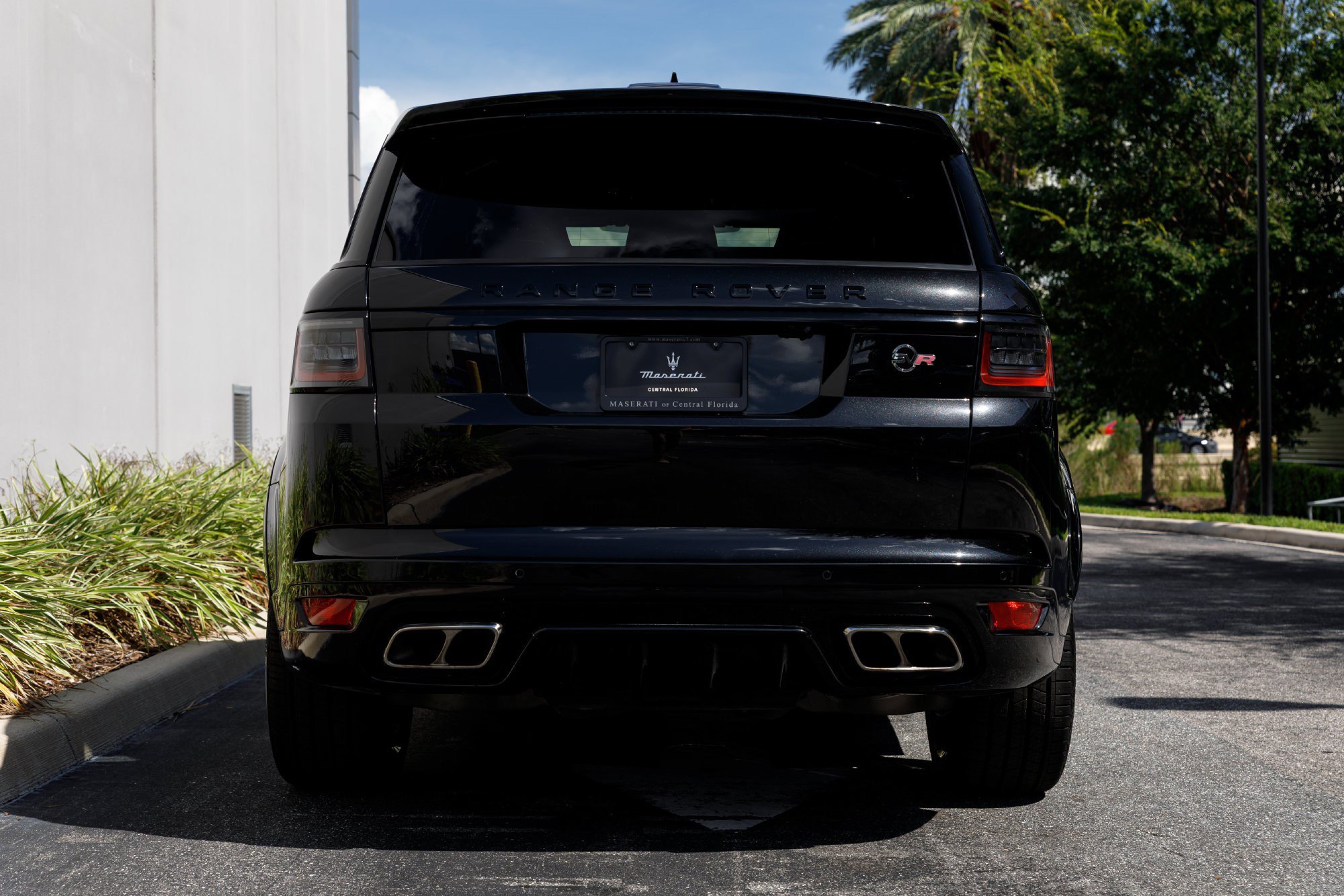 Used 2022 Black Land Rover SVR image 4