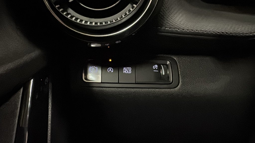 Used 2025 White Chevrolet LT image 28