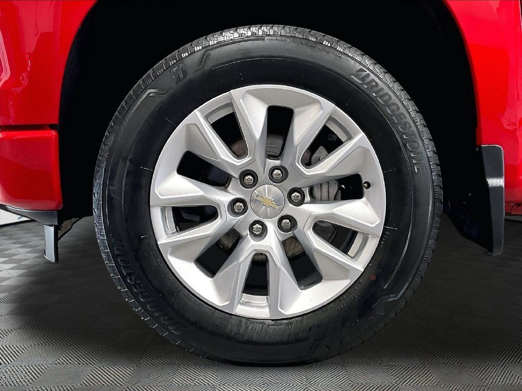 Used 2023 Red Chevrolet Custom image 7