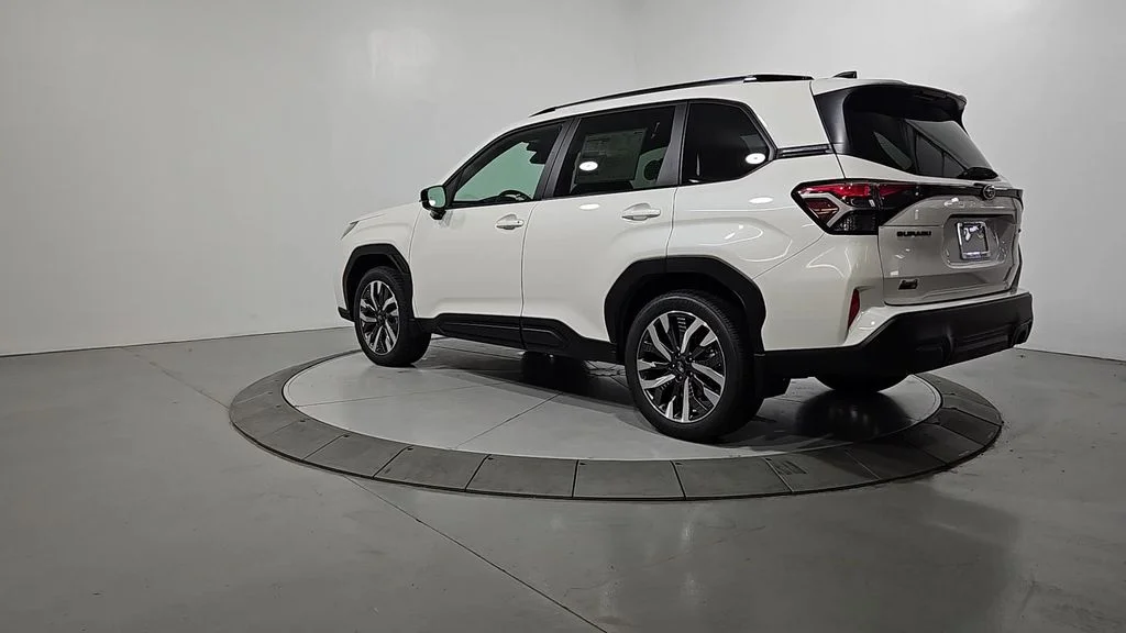 New 2026 CRYSTAL WHITE PEARL Subaru Touring image 3