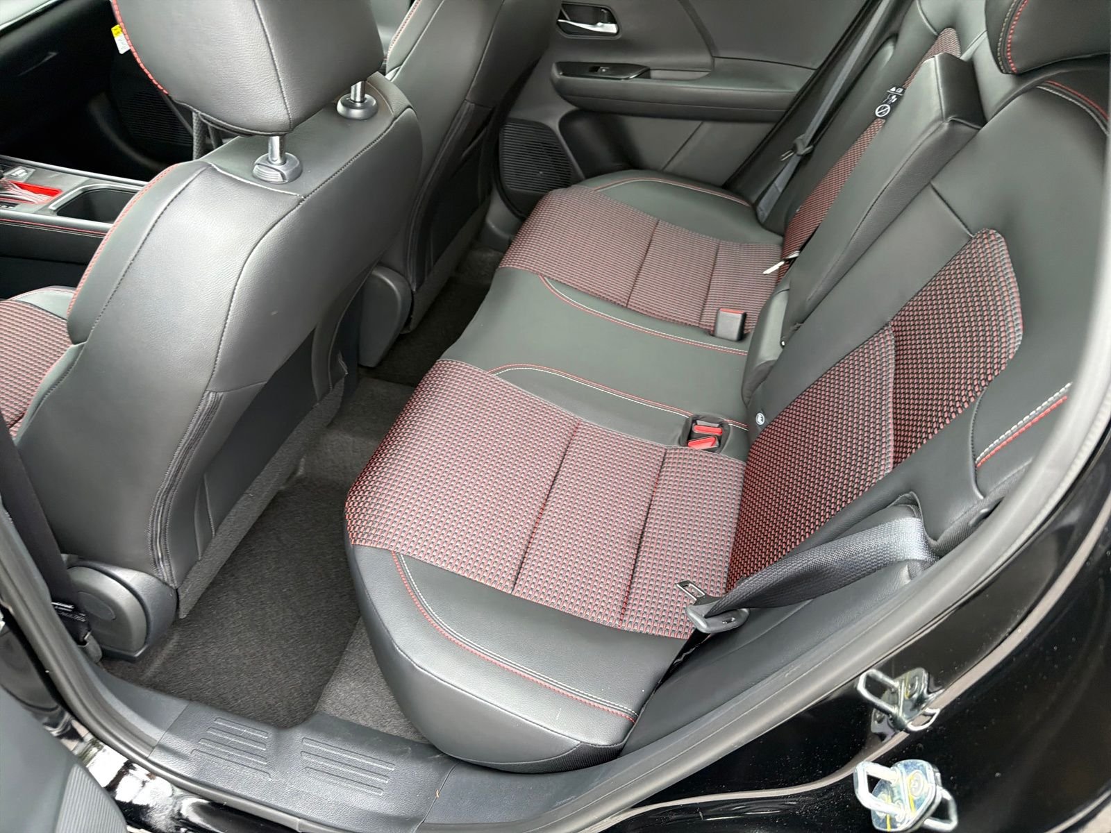 New 2026 Nissan Kicks SR 4D Sport Utility